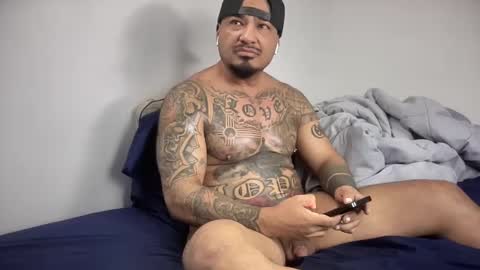 Snapshot of hectorramirezxxx chatting on December 10, 3:20 am LockedThug online show from December 10, 3:20 am