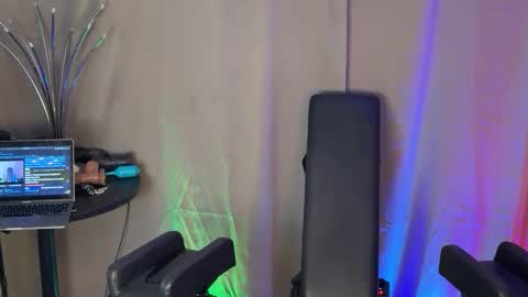 Snapshot of hectorramirezxxx chatting on December 22, 7:05 am LockedThug online show from December 22, 7:05 am