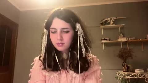 Sarah online show from December 3, 4:49 pm