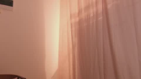 Snapshot of hee_jeen chatting on December 24, 10:39 pm Jeen online show from December 24, 10:39 pm