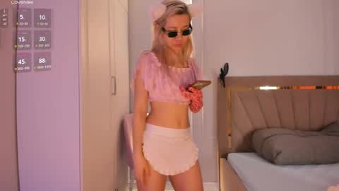 Call me Mia online show from April 26, 5:16 am