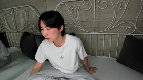 HEEJIN online show from November 1, 8:11 pm