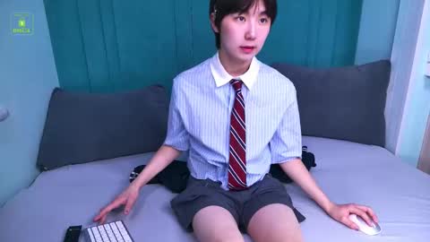 HEEJIN online show from March 18, 3:15 pm