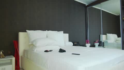 Snapshot of hefner_girl chatting on January 3, 4:55 am Helen online show from January 3, 4:55 am