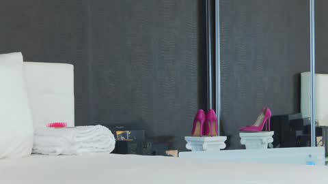 Snapshot of hefner_girl chatting on January 22, 4:23 am Helen online show from January 22, 4:23 am