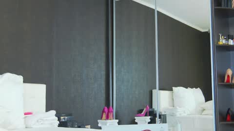 Snapshot of hefner_girl chatting on January 31, 12:17 am Helen online show from January 31, 12:17 am