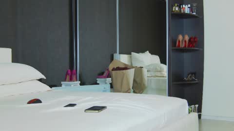 Snapshot of hefner_girl chatting on March 12, 5:13 am Helen online show from March 12, 5:13 am