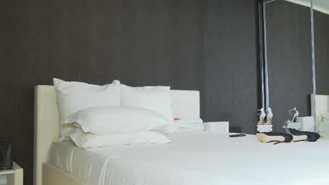 Snapshot of hefner_girl chatting on September 9, 4:28 pm Helen online show from September 9, 4:28 pm