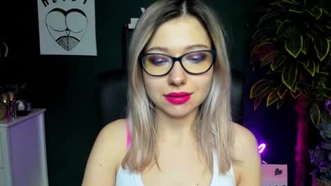 Snapshot of heidi_pleasure chatting on December 30, 9:16 am Heidi online show from December 30, 9:16 am