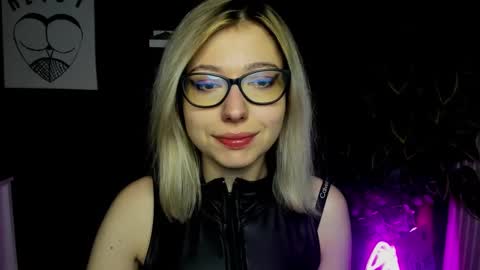 Snapshot of heidi_pleasure chatting on February 11, 7:23 am Heidi online show from February 11, 7:23 am