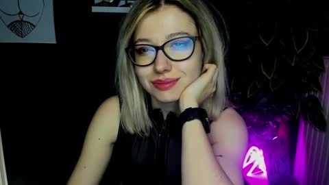 Snapshot of heidi_pleasure chatting on February 11, 1:51 pm Heidi online show from February 11, 1:51 pm