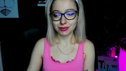 Snapshot of heidi_pleasure chatting on February 14, 7:38 am Heidi online show from February 14, 7:38 am