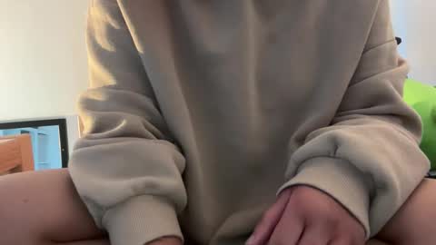 heidirose256 online show from February 15, 11:34 pm