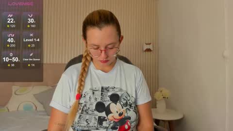 Snapshot of heidishayk chatting on October 10, 12:15 pm ANTARA REY online show from October 10, 12:15 pm