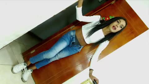 Snapshot of heidy_hotxxx chatting on December 4, 9:07 am heidy online show from December 4, 9:07 am