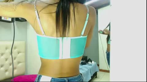 Snapshot of heidy_hotxxx chatting on December 2, 12:16 am heidy online show from December 2, 12:16 am