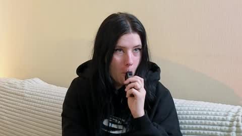 Snapshot of heikedowtin chatting on April 6, 8:26 am Sabrina good girl online show from April 6, 8:26 am