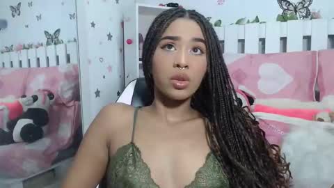 Snapshot of hela_sexy_xx chatting on September 10, 9:53 am hella online show from September 10, 9:53 am