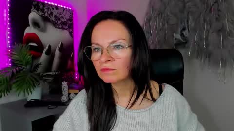 Helen online show from April 20, 3:15 pm