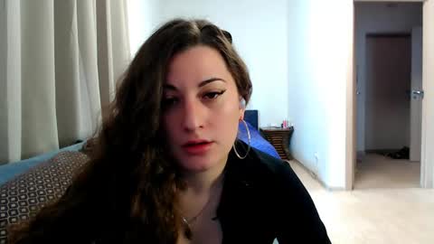 Snapshot of helen_adams_ chatting on May 5, 6:10 am helen_adams_ online show from May 5, 6:10 am