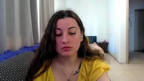 Snapshot of helen_adams_ chatting on May 20, 6:19 am helen_adams_ online show from May 20, 6:19 am