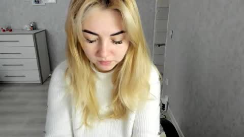 Snapshot of helen_angel_girl chatting on February 4, 6:30 am Helen sven online show from February 4, 6:30 am