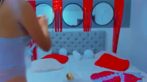 Snapshot of helen_curly chatting on February 12, 2:54 pm helen_curly online show from February 12, 2:54 pm