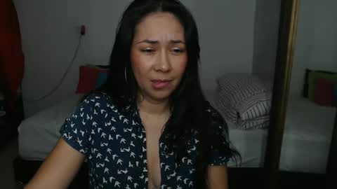 Snapshot of helen_lya chatting on June 5, 10:48 pm Helen online show from June 5, 10:48 pm