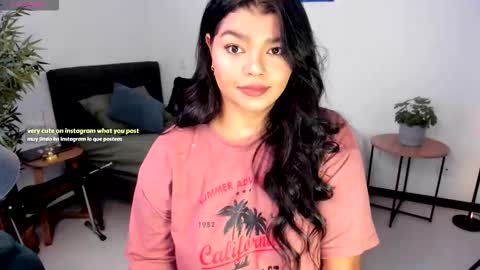 Snapshot of helen_miller chatting on January 6, 7:39 pm helen_miller online show from January 6, 7:39 pm