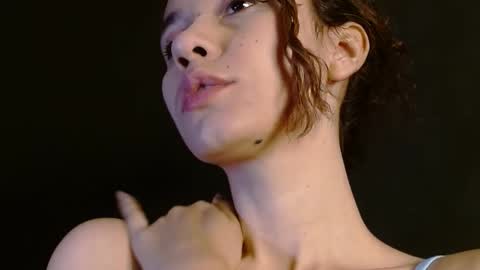 Snapshot of helena_hadler chatting on December 15, 12:48 am -- EE -- online show from December 15, 12:48 am