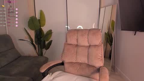 Snapshot of helena_lorente chatting on October 18, 3:46 pm Helen online show from October 18, 3:46 pm