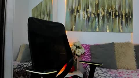 Snapshot of helena_santos01 chatting on October 23, 12:04 pm Helena Santos online show from October 23, 12:04 pm