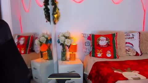 Snapshot of helena_santos01 chatting on November 15, 9:32 pm Helena Santos online show from November 15, 9:32 pm