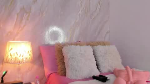Snapshot of helena_santos01 chatting on May 18, 1:28 pm Helena Santos online show from May 18, 1:28 pm