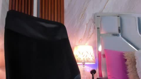 Snapshot of helena_santos01 chatting on June 28, 10:43 am Helena Santos online show from June 28, 10:43 am