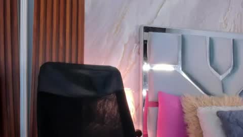 Snapshot of helena_santos01 chatting on June 29, 10:37 am Helena Santos online show from June 29, 10:37 am
