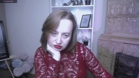 Snapshot of helenbrais chatting on November 18, 7:46 am Helen online show from November 18, 7:46 am