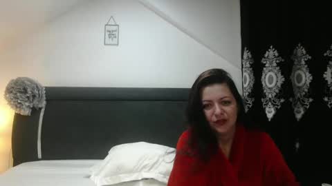 Snapshot of helenhh chatting on March 6, 10:20 am helenhh online show from March 6, 10:20 am