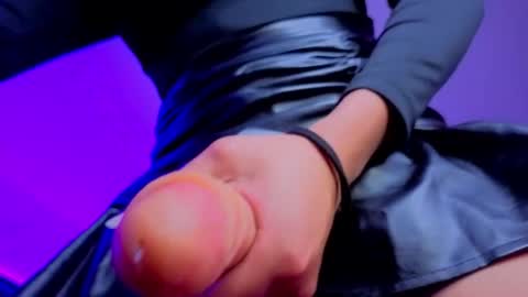    online show from December 3, 7:56 pm