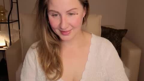 Snapshot of helens_lov chatting on September 28, 1:33 am Helen online show from September 28, 1:33 am