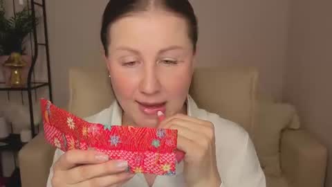 Helen online show from July 19, 1:53 am