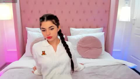 Snapshot of helentiny chatting on November 7, 1:44 pm Helen online show from November 7, 1:44 pm