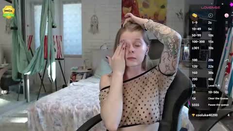 Snapshot of helenundersin chatting on July 18, 2:54 pm Helen online show from July 18, 2:54 pm