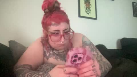 Snapshot of hell0kittyblood chatting on February 23, 4:13 pm Bunnie Rotz online show from February 23, 4:13 pm