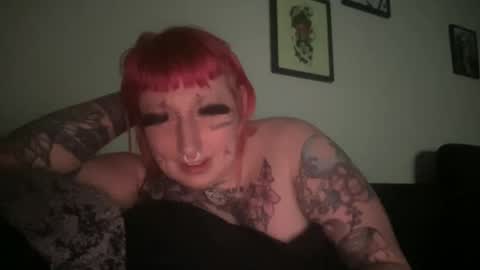 Snapshot of hell0kittyblood chatting on February 26, 6:58 am Bunnie Rotz online show from February 26, 6:58 am