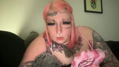 Snapshot of hell0kittyblood chatting on March 2, 1:26 am Bunnie Rotz online show from March 2, 1:26 am