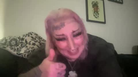 Snapshot of hell0kittyblood chatting on March 5, 4:02 am Bunnie Rotz online show from March 5, 4:02 am