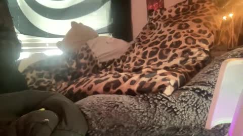 Snapshot of hell0kittyblood chatting on December 16, 6:02 pm Bunnie Rotz online show from December 16, 6:02 pm