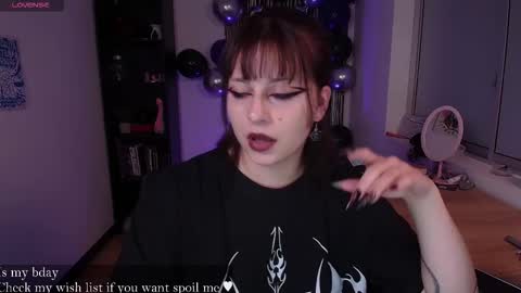 Snapshot of hell_dancer_ chatting on October 23, 11:35 pm Lexa online show from October 23, 11:35 pm