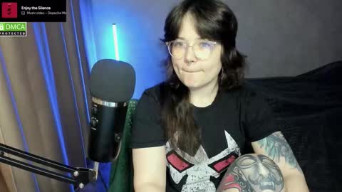 Red online show from October 10, 6:18 pm